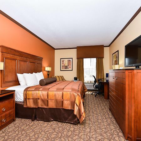 Best Western Plus Midwest Inn & Suites Salina Exterior foto