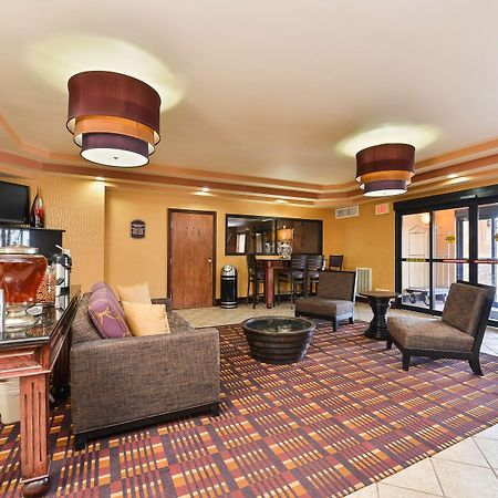 Best Western Plus Midwest Inn & Suites Salina Exterior foto