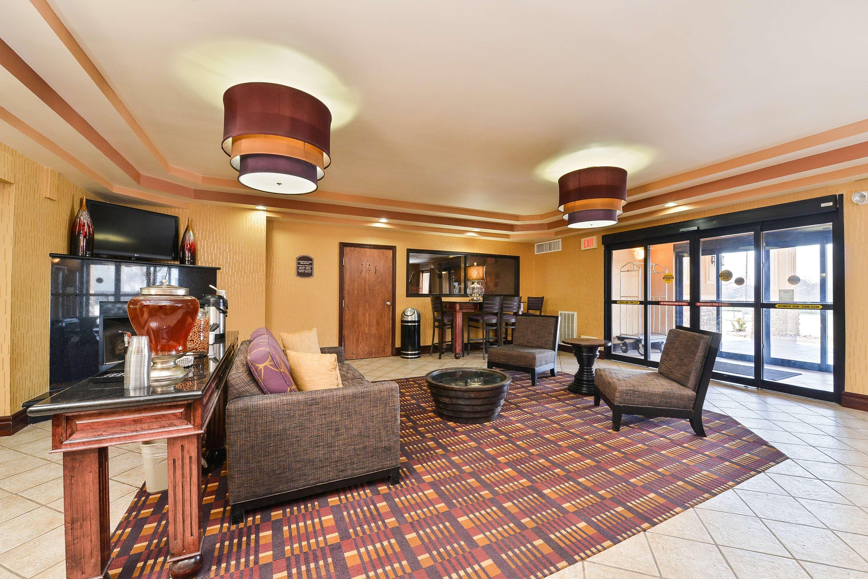 Best Western Plus Midwest Inn & Suites Salina Exterior foto