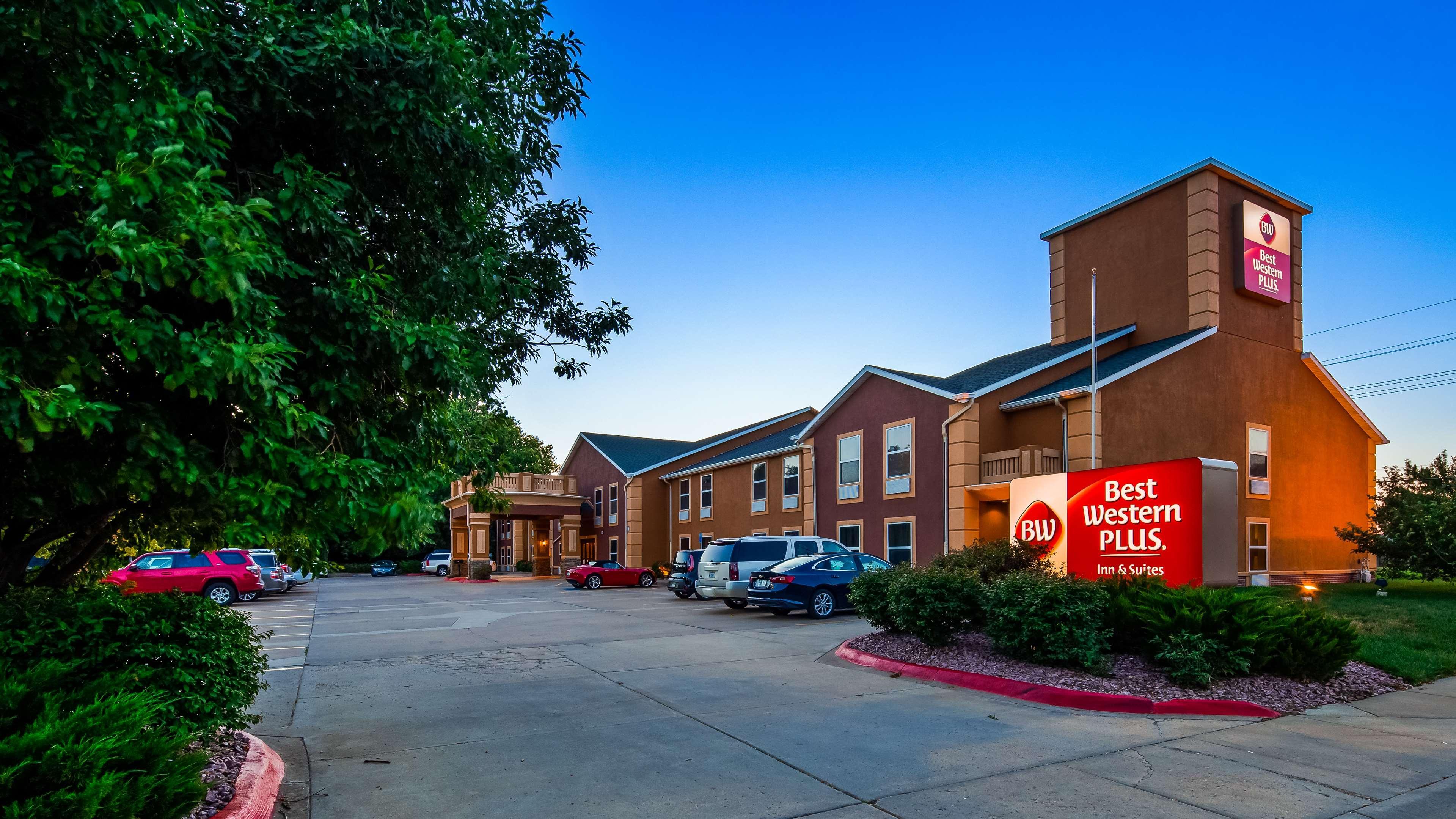 Best Western Plus Midwest Inn & Suites Salina Exterior foto