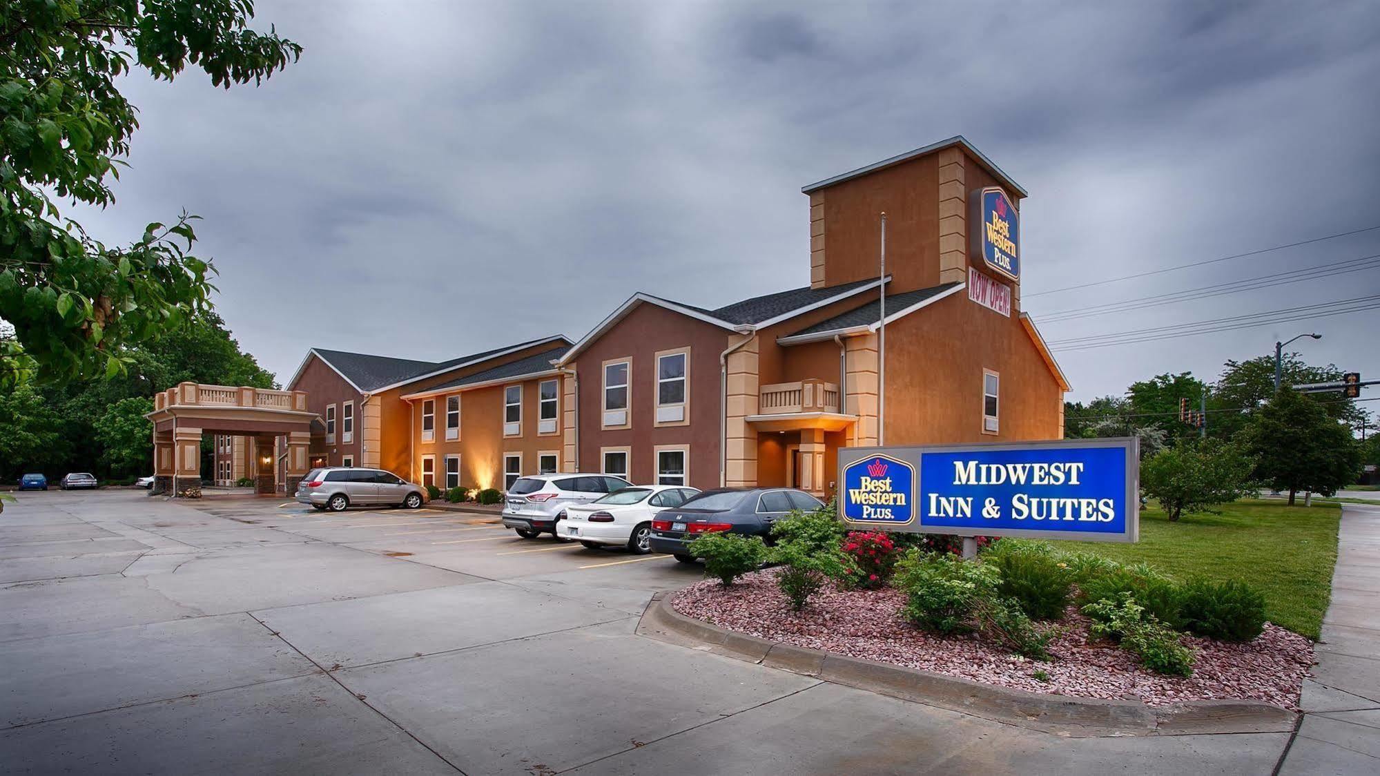 Best Western Plus Midwest Inn & Suites Salina Exterior foto