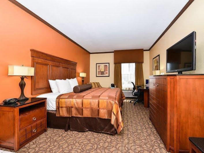 Best Western Plus Midwest Inn & Suites Salina Exterior foto